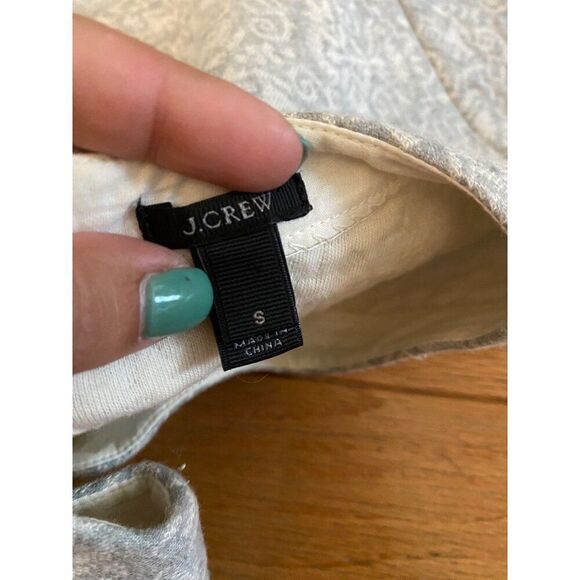 J.Crew Women’s thick grey Short Sleeve Patterned Shirt With Back Zipper sz small - Picture 6 of 9